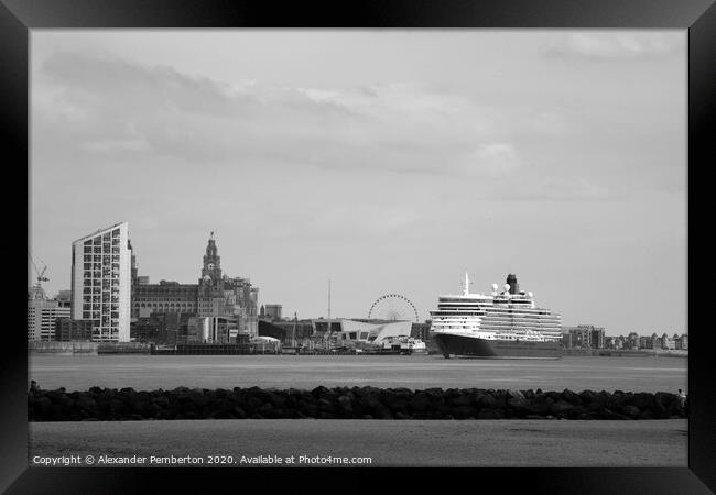 HMRS         The Queen  Elizabeth   Cruiseship     Framed Print by Alexander Pemberton