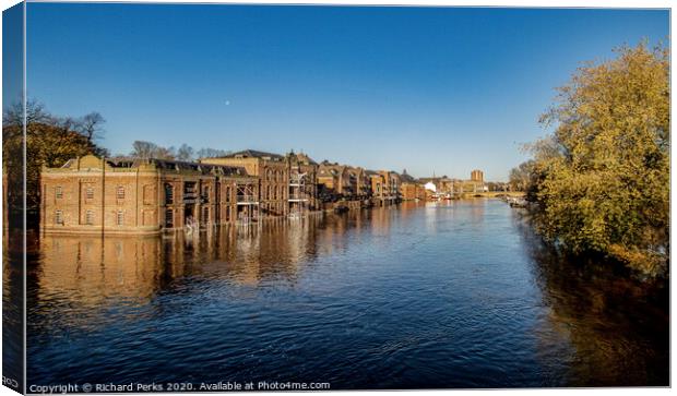 York reflections Canvas Print by Richard Perks