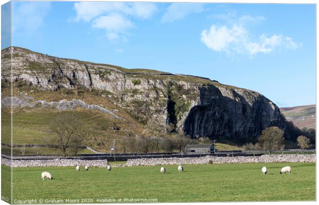 Kilnsey Crag Wharfedale Canvas Print by Graham Moore