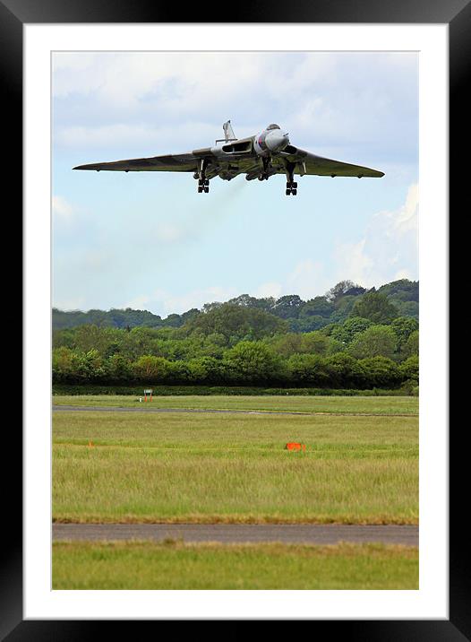 XH558 Abingdon air show Framed Mounted Print by Oxon Images