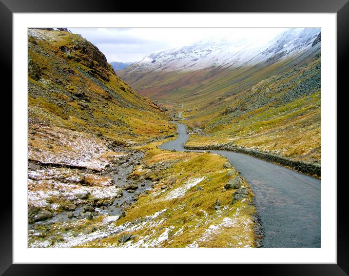 Honister pass in Cumbria. Framed Mounted Print by john hill