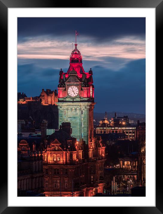 Edinburgh Nights Framed Mounted Print by Steven Lennie