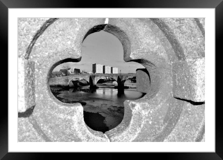A quatrefoil view of Ayr`s Auld brig Framed Mounted Print by Allan Durward Photography