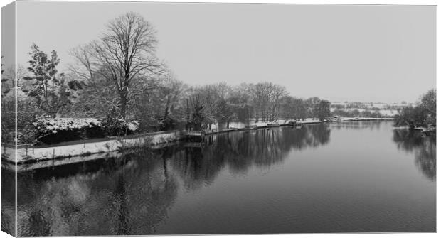A Winters Morning at Cookham Canvas Print by Mick Vogel