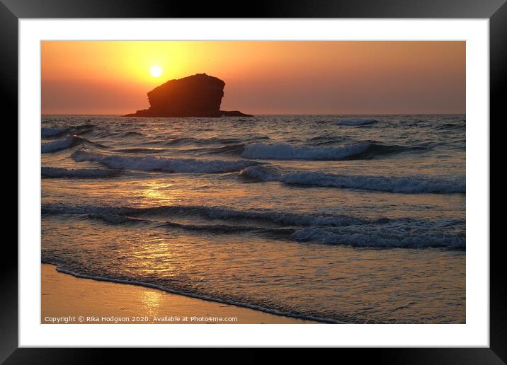Golden sunset, seascape at Portreath Beach, Cornwa Framed Mounted Print by Rika Hodgson