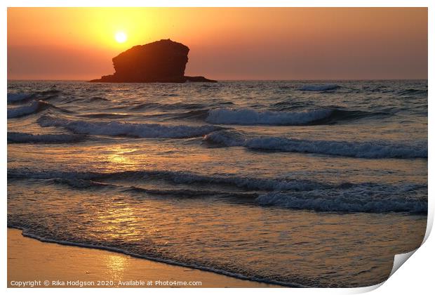 Golden sunset, seascape at Portreath Beach, Cornwa Print by Rika Hodgson