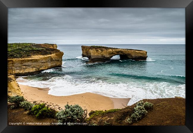 London Arch (London Bridge) rock formation on the coast by the Great Ocean Road, Victoria, Australia Framed Print by Mehul Patel