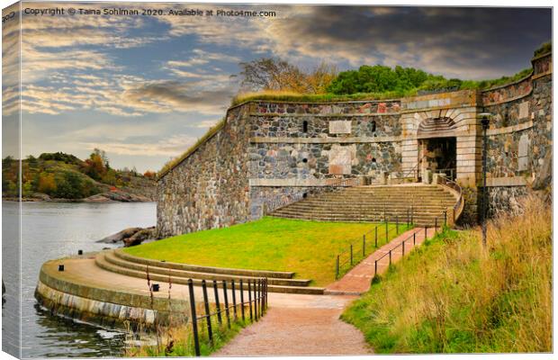 King's Gate in Suomenlinna, Finland Canvas Print by Taina Sohlman