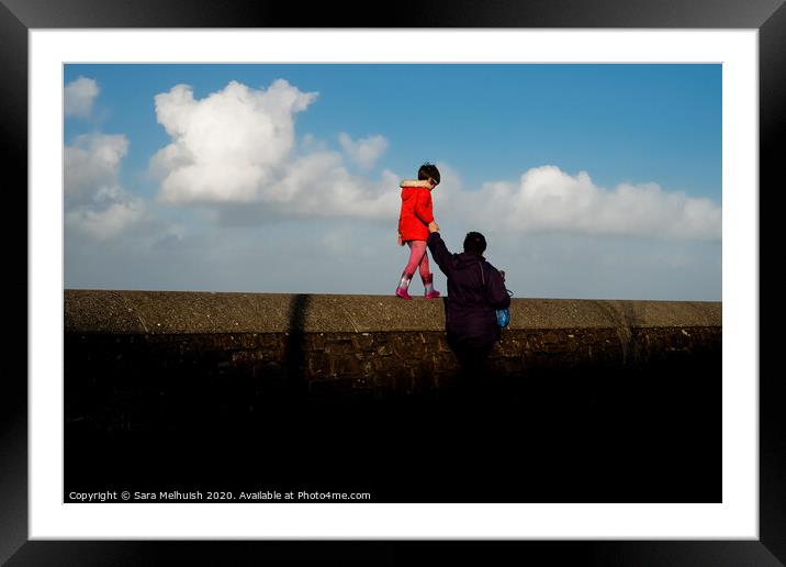 A helping hand Framed Mounted Print by Sara Melhuish