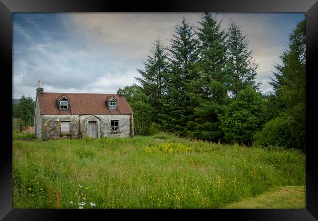 derelict cottage highlands  scotland Framed Print by Eddie John