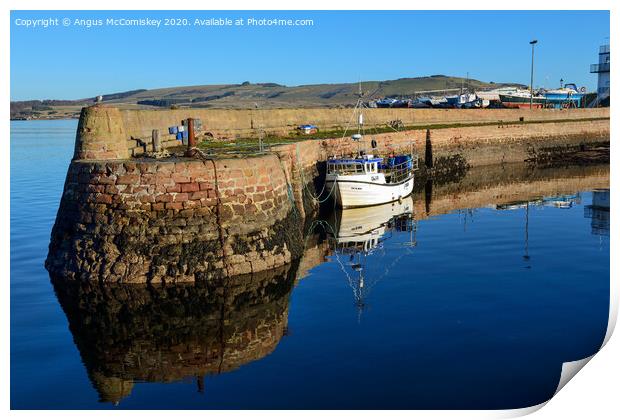Entrance to Cromarty harbour Print by Angus McComiskey