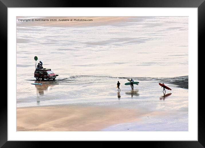 Surfers on woolacombe beach Framed Mounted Print by Avril Harris