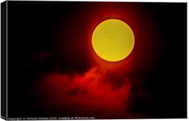 Sun on fire Canvas Print by Richard Ashbee