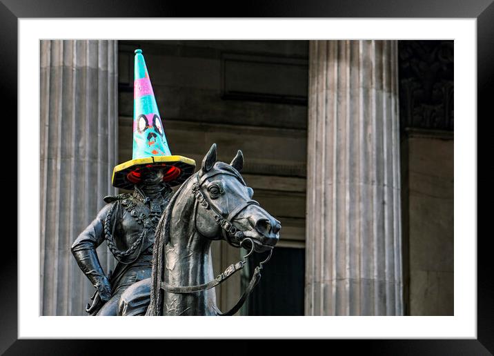 The Duke of Wellington, a Glasgow icon. Framed Mounted Print by Rich Fotografi 