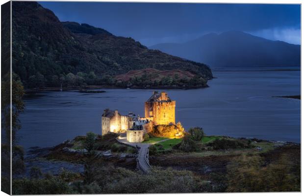 Eilean Donan Castle at night Canvas Print by Roger Daniel