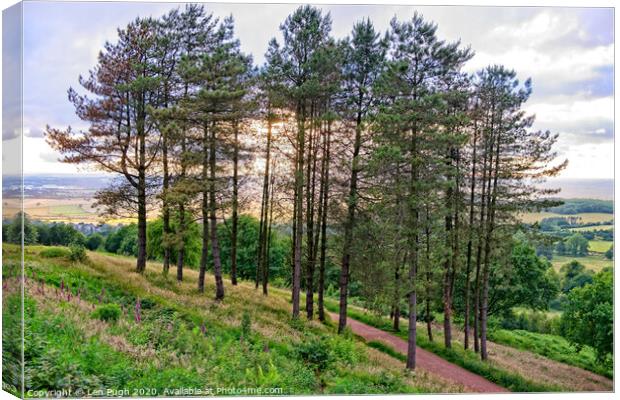 Evening on  Clent Hill Worcestershire Canvas Print by Len Pugh