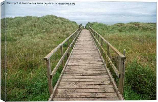 Walkway to West Sands Beach  - St Andrews  Canvas Print by Iain Gordon