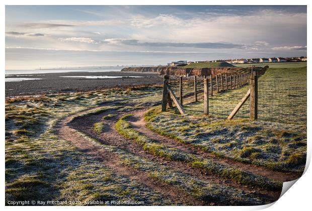 Walk to Roker Print by Ray Pritchard