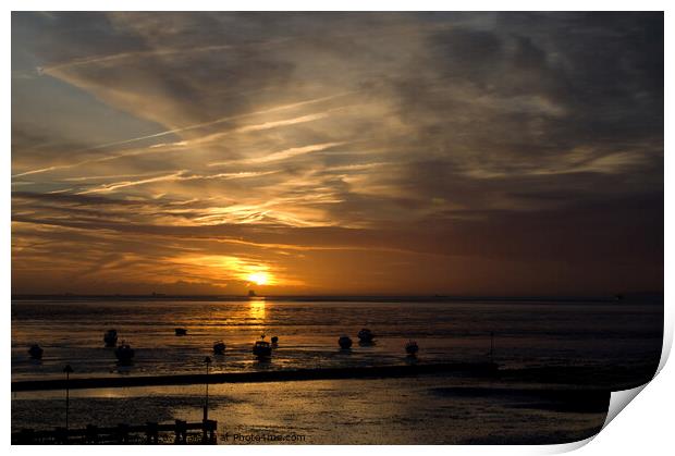 An amazing sunset over the estuary at Westcliff on Sea, Essex, UK Print by Peter Bolton