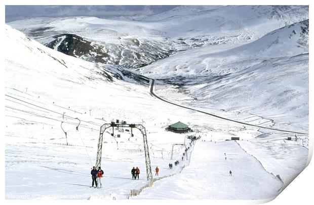 Skiing at Glen Shee, Scotland Print by David Mather