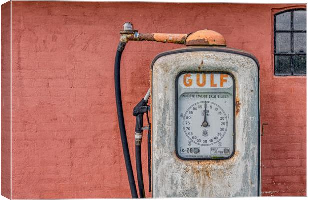 a rusty abandoned gas pump for Gulf petrol Canvas Print by Stig Alenäs