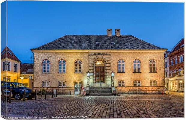 square and tourist office at night in Faaborg Denmark Canvas Print by Stig Alenäs