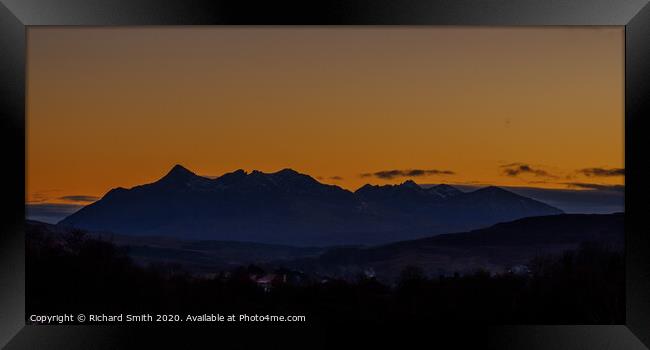 Sky colour after sunset over The Cuillin. Framed Print by Richard Smith