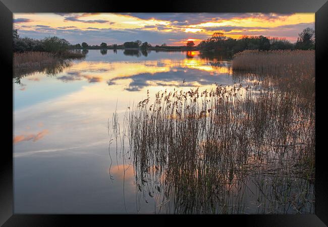 Tring Reservoir Sunset Framed Print by Graham Custance