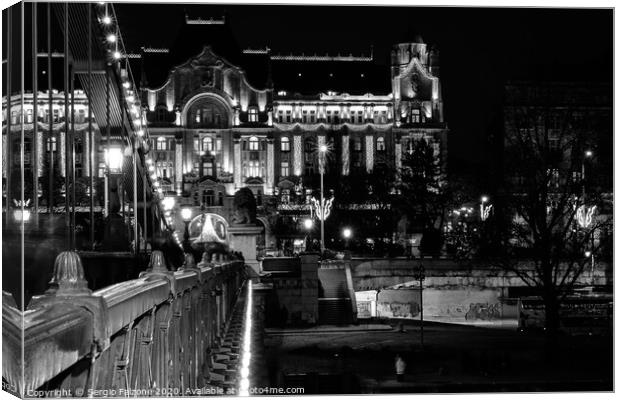 Chain Bridge, at night - Budapest Canvas Print by Sergio Falzone