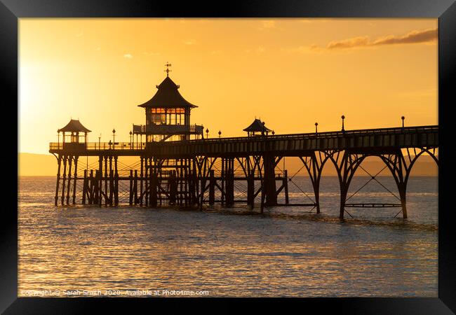 Golden sunset at Clevedon Framed Print by Sarah Smith