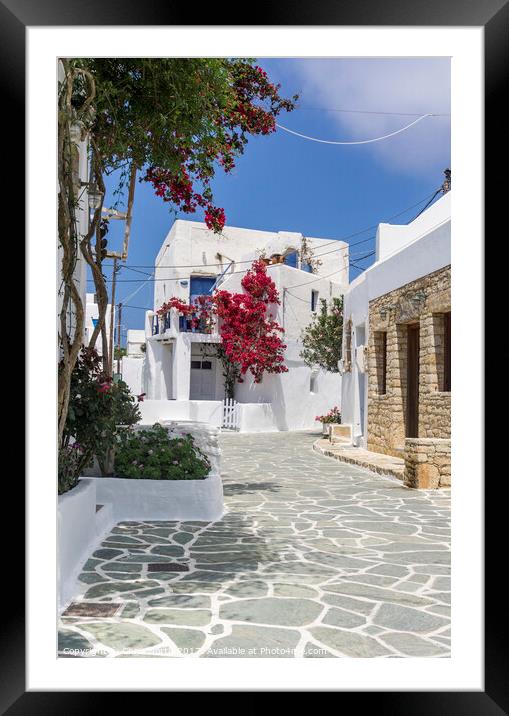 Cottage in the old town at Folegandros.. Framed Mounted Print by Chris North