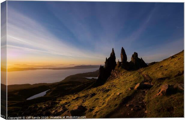 The Storr, isle of skye. Canvas Print by Scotland's Scenery