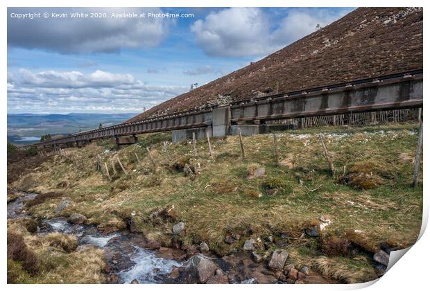 Funicular railway in the Cairngorms Print by Kevin White
