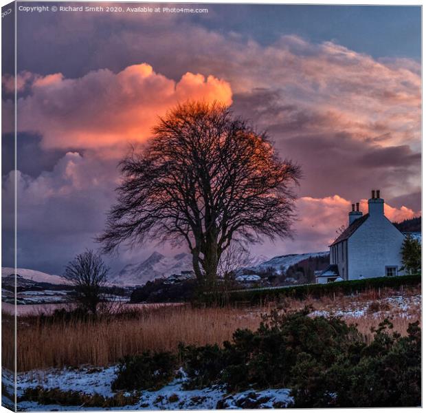 Winter sunset colour over the Cuillins Canvas Print by Richard Smith