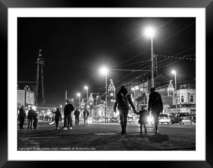 Families Enjoying Blackpool Illuminations  Framed Mounted Print by Iain McLeod