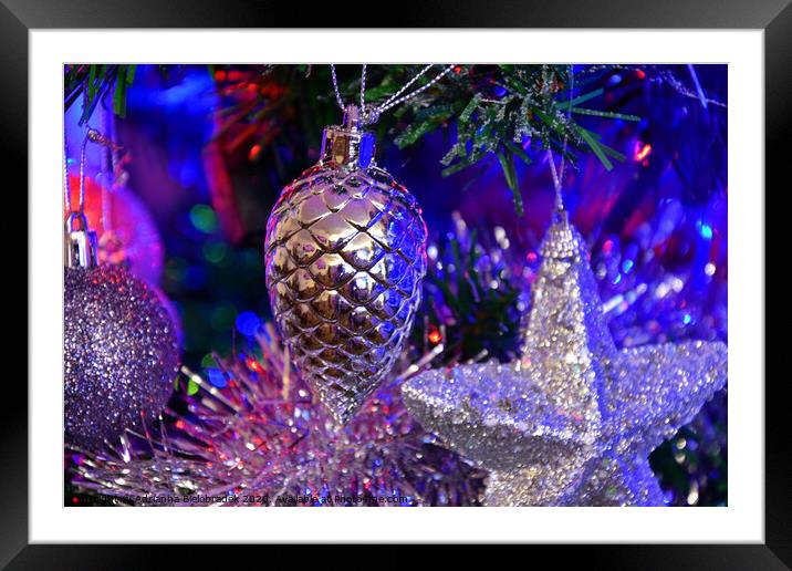 Christmas tree bauble Framed Mounted Print by Adrianna Bielobradek