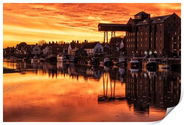 A beautiful sunrise over Wells-Next-The-Sea  Print by Gary Pearson