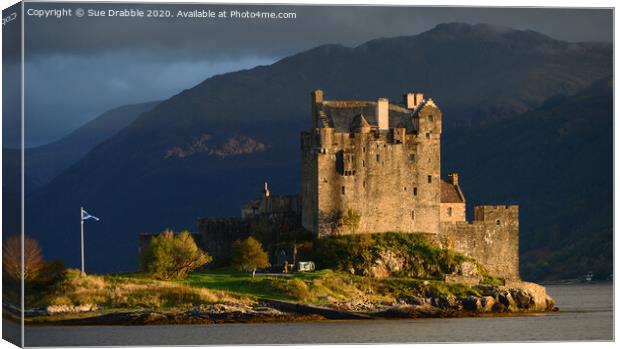 Eilean Donan Castle at sunset Canvas Print by Susan Cosier