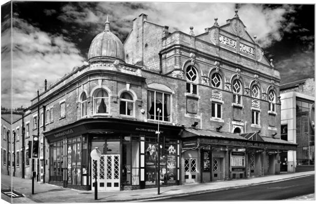 The Theatre Royal Wakefield Canvas Print by Darren Galpin