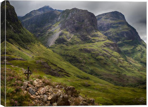 Glen coe Canvas Print by Tommy Dickson