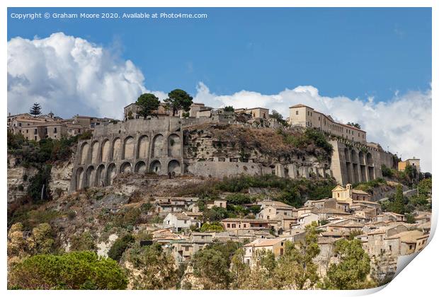 Gerace italy town Print by Graham Moore