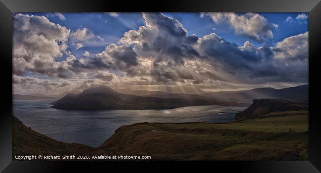 Crepuscular rays over Ben Tianavaig Framed Print by Richard Smith