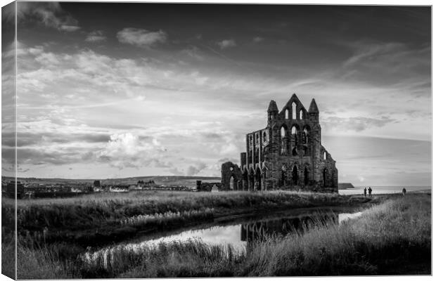 Whitby abbey Canvas Print by chris smith