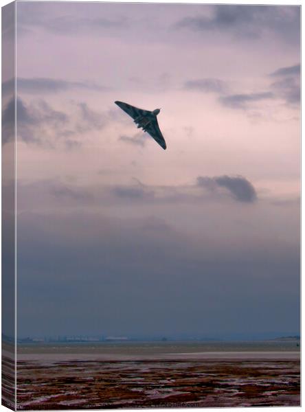 Avro Vulcan Bomber at Southend on Sea, Essex. Canvas Print by Peter Bolton