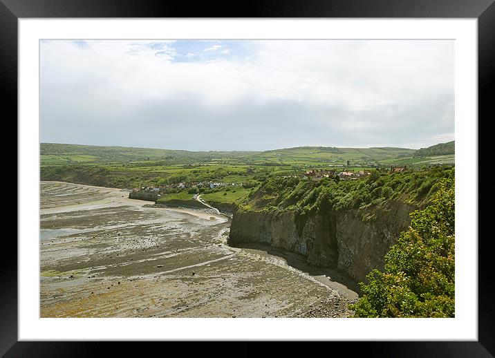 Robin Hoods Bay Framed Mounted Print by graham young