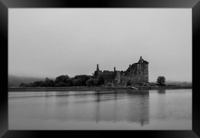 Kilchurn Castle in the Mist Framed Print by Derek Beattie