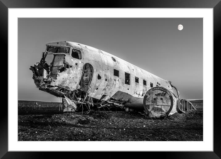 Plane wreck  Framed Mounted Print by Tony Bishop