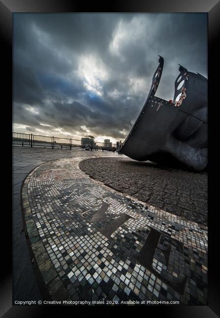 Merchant Seafarers War Memorial Sculpture, Cardiiff Bay Framed Print by Creative Photography Wales