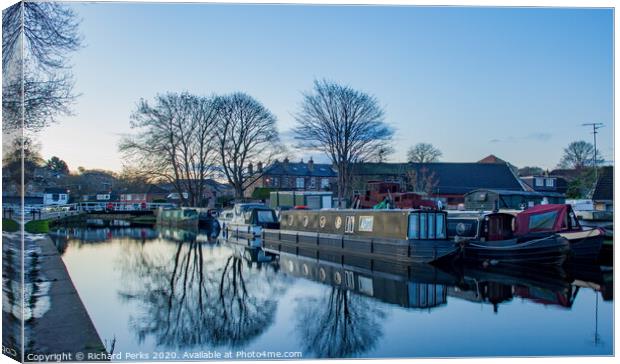 Christmas Eve on the Canal Canvas Print by Richard Perks