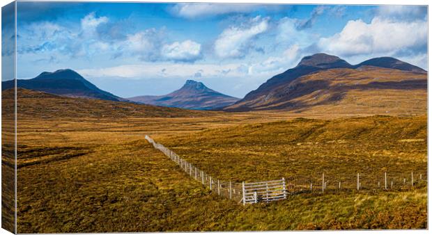 Inverpolly Mountains Canvas Print by John Frid